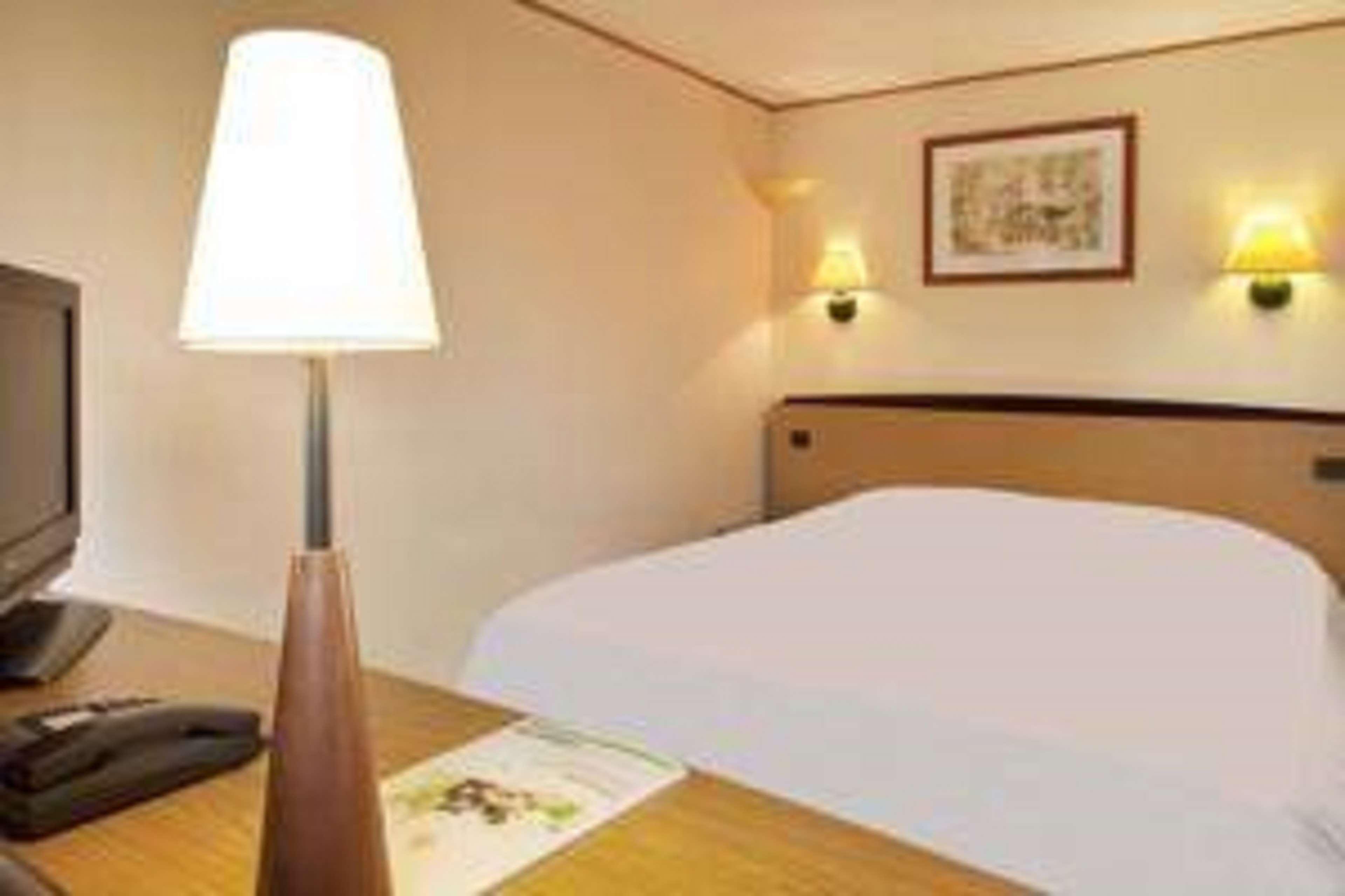 Kyriad Honfleur - La Riviere Saint Sauveur Екстер'єр фото
