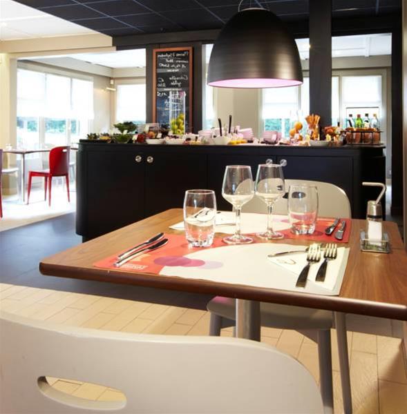 Kyriad Honfleur - La Riviere Saint Sauveur Екстер'єр фото